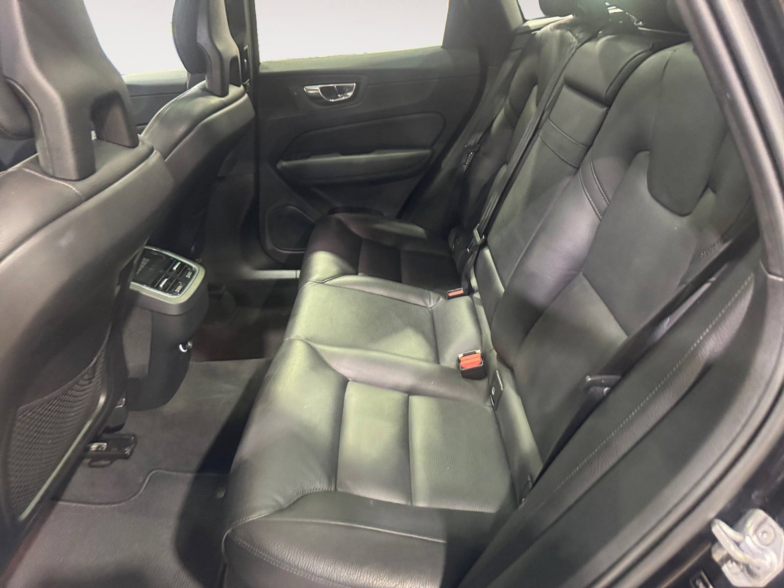 Used 2018 Volvo XC60 T6 Inscription w/ Convenience Package AWD/4WD image 14