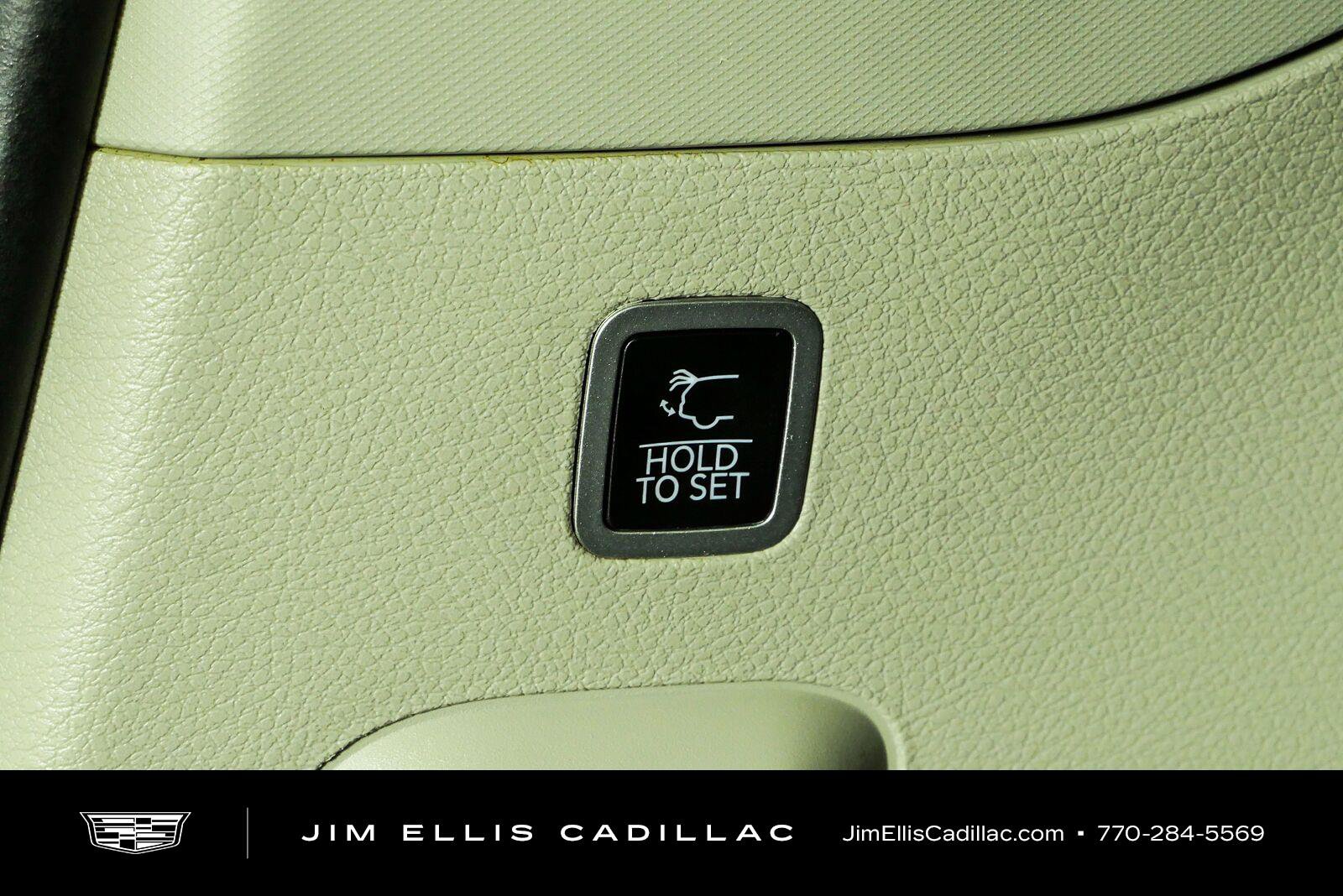 Used 2022 Jeep Wagoneer Series III w/ Premium Group I RWD image 38