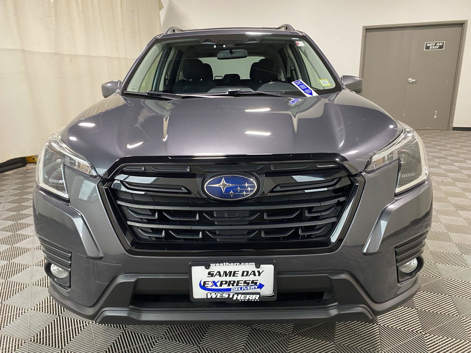 Used 2022 Subaru Forester Premium AWD/4WD image 3