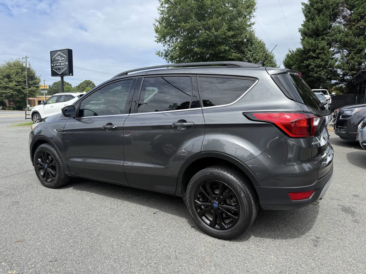 Used 2019 Ford Escape SEL image 7