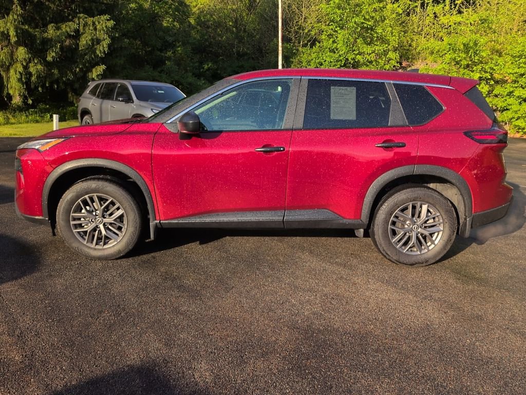 Used 2025 Nissan Rogue S AWD/4WD image 21