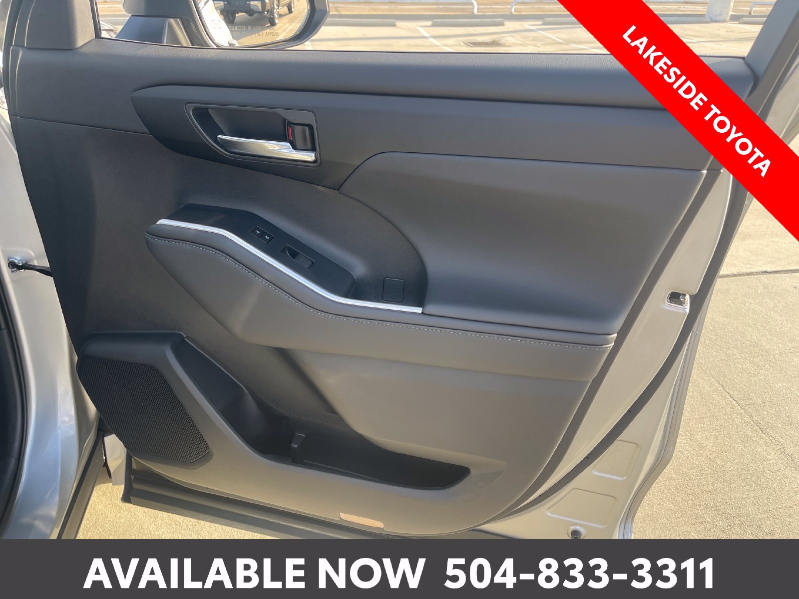 Used 2024 Toyota Highlander XLE FWD image 17