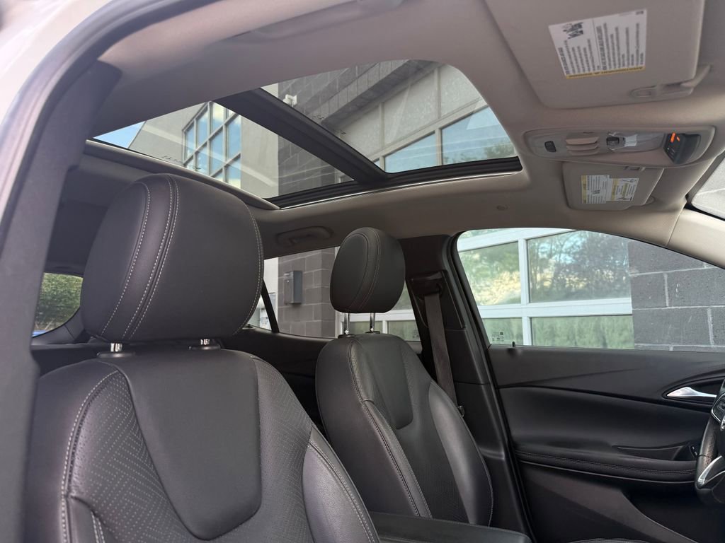 Used 2021 Buick Encore GX Essence w/ Advanced Technology Package FWD image 46