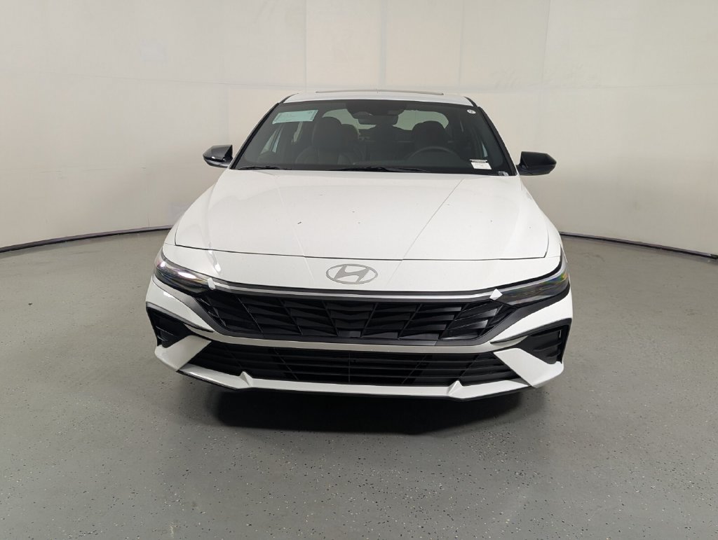 New 2026 Hyundai Elantra SEL Sport FWD image 2