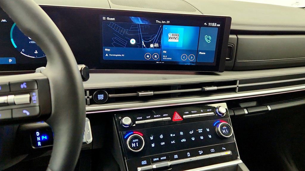 Used 2024 Hyundai Santa Fe Limited image 17