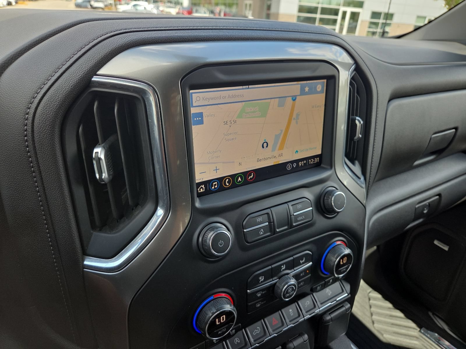 Used 2021 Chevrolet Silverado 1500 LTZ w/ Technology Package AWD/4WD image 16
