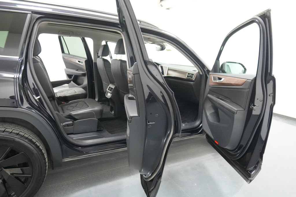 Used 2024 Volkswagen Atlas SE AWD/4WD image 29
