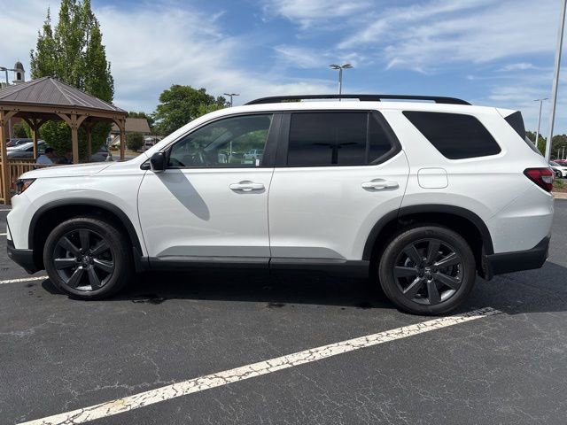 Used 2025 Honda Pilot Sport image 11