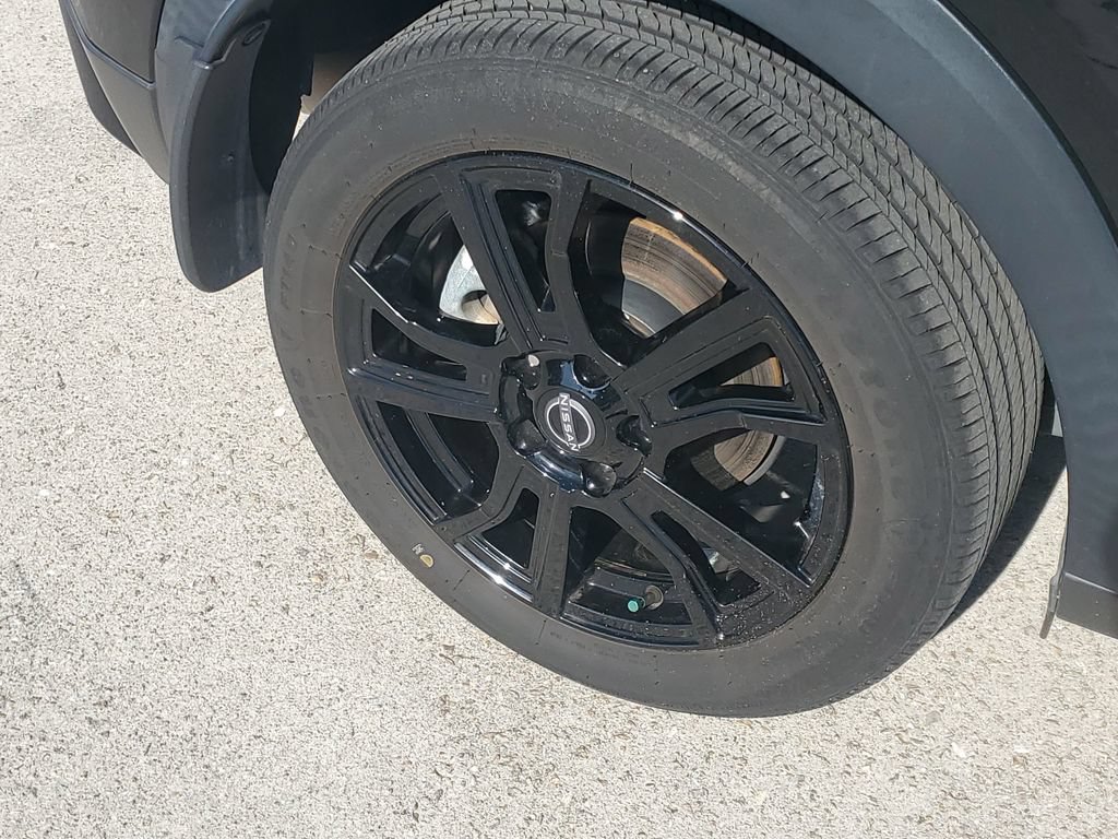 Used 2024 Nissan Kicks SV w/ Exterior Package FWD image 11