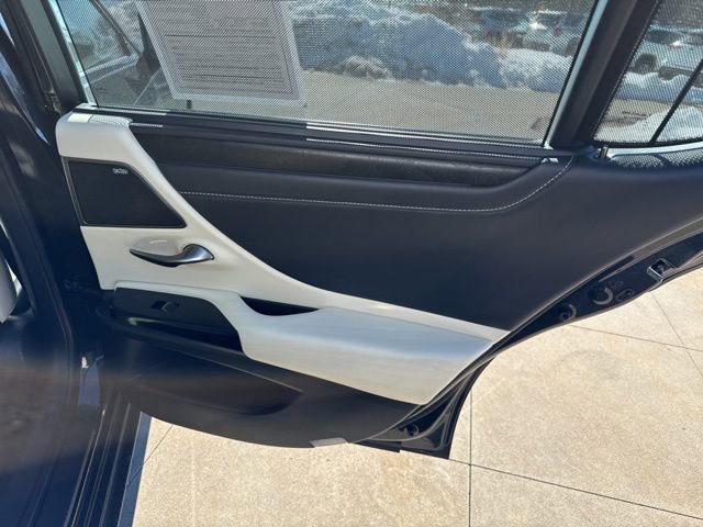 Used 2022 Lexus ES 350 Ultra Luxury w/ Accessory Package 2 image 31