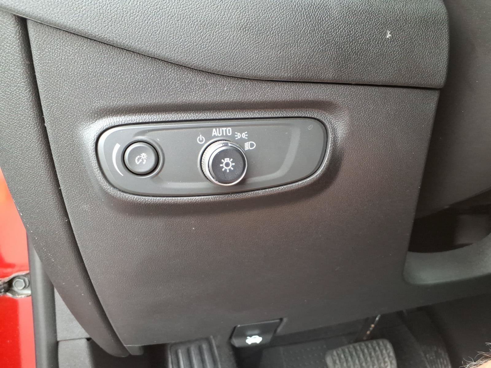 Used 2024 Chevrolet Equinox LT w/ LPO, Floor Liner Package FWD image 19