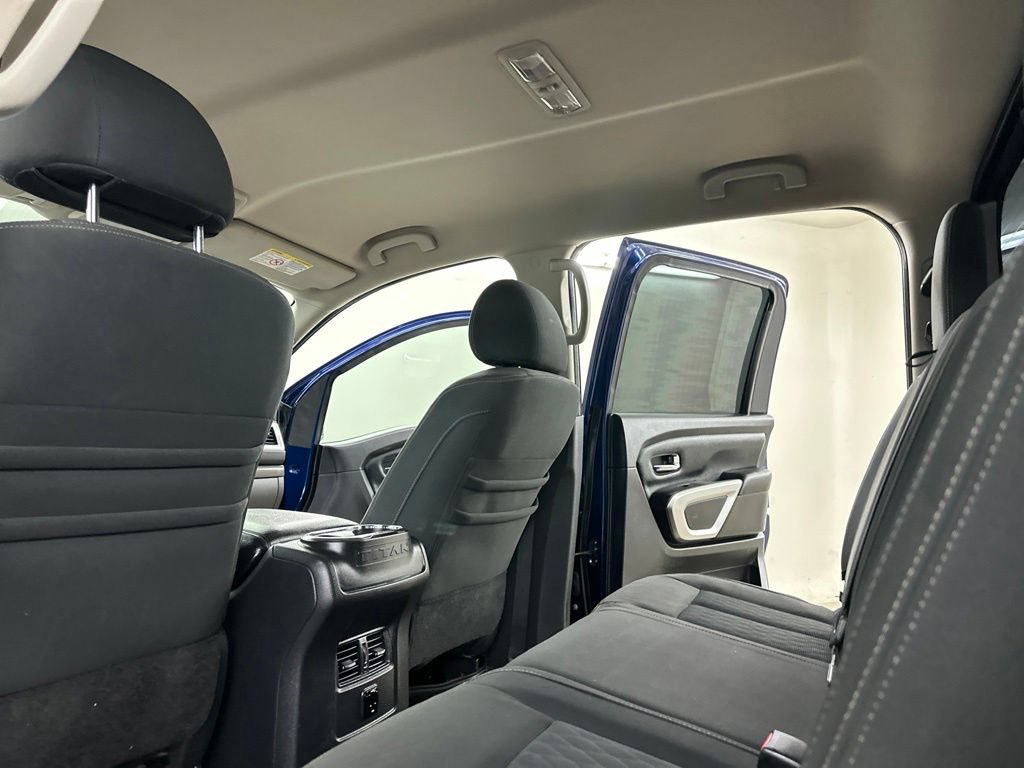 Used 2017 Nissan Titan SV RWD image 32