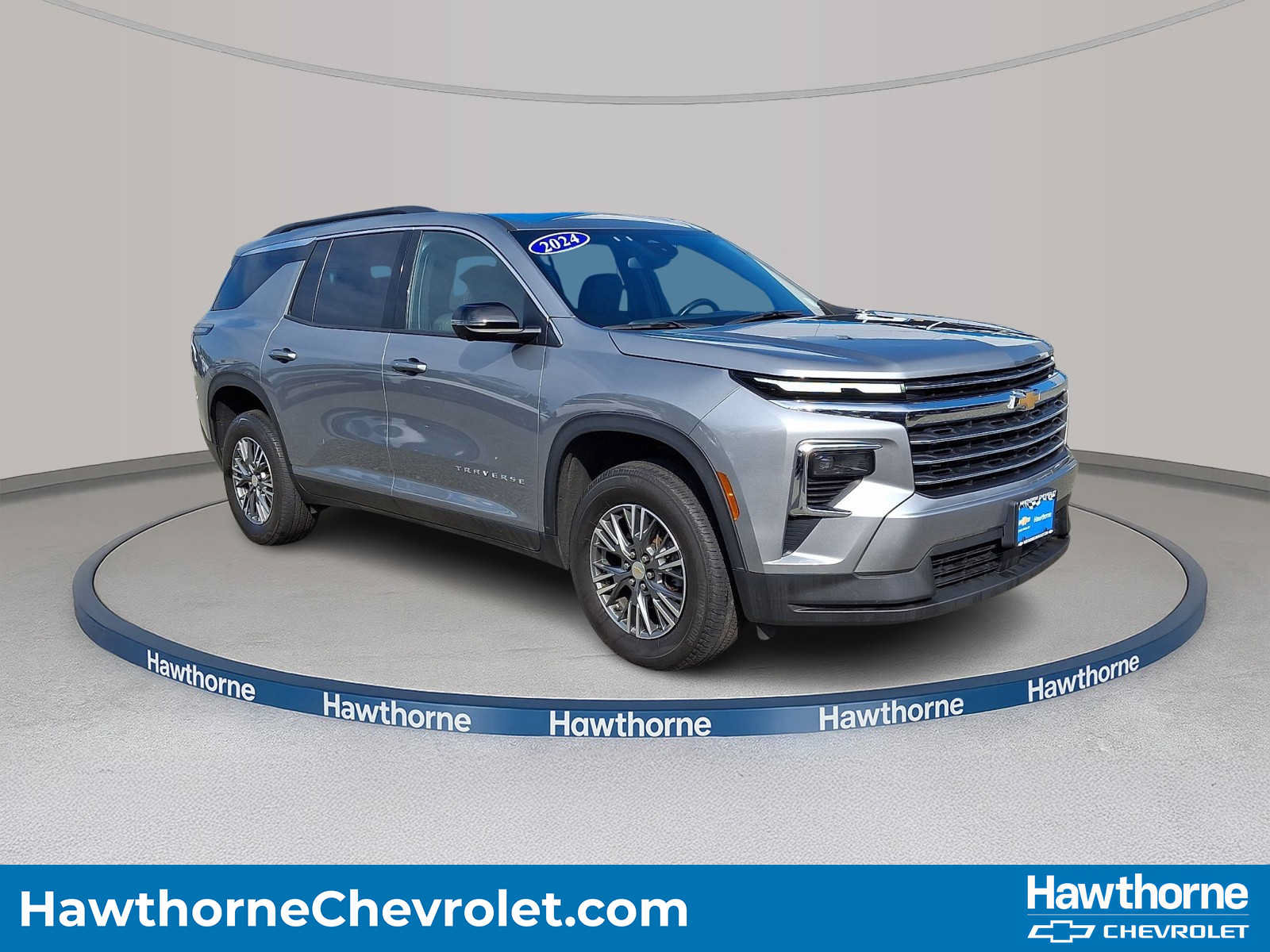 Used 2024 Chevrolet Traverse LT