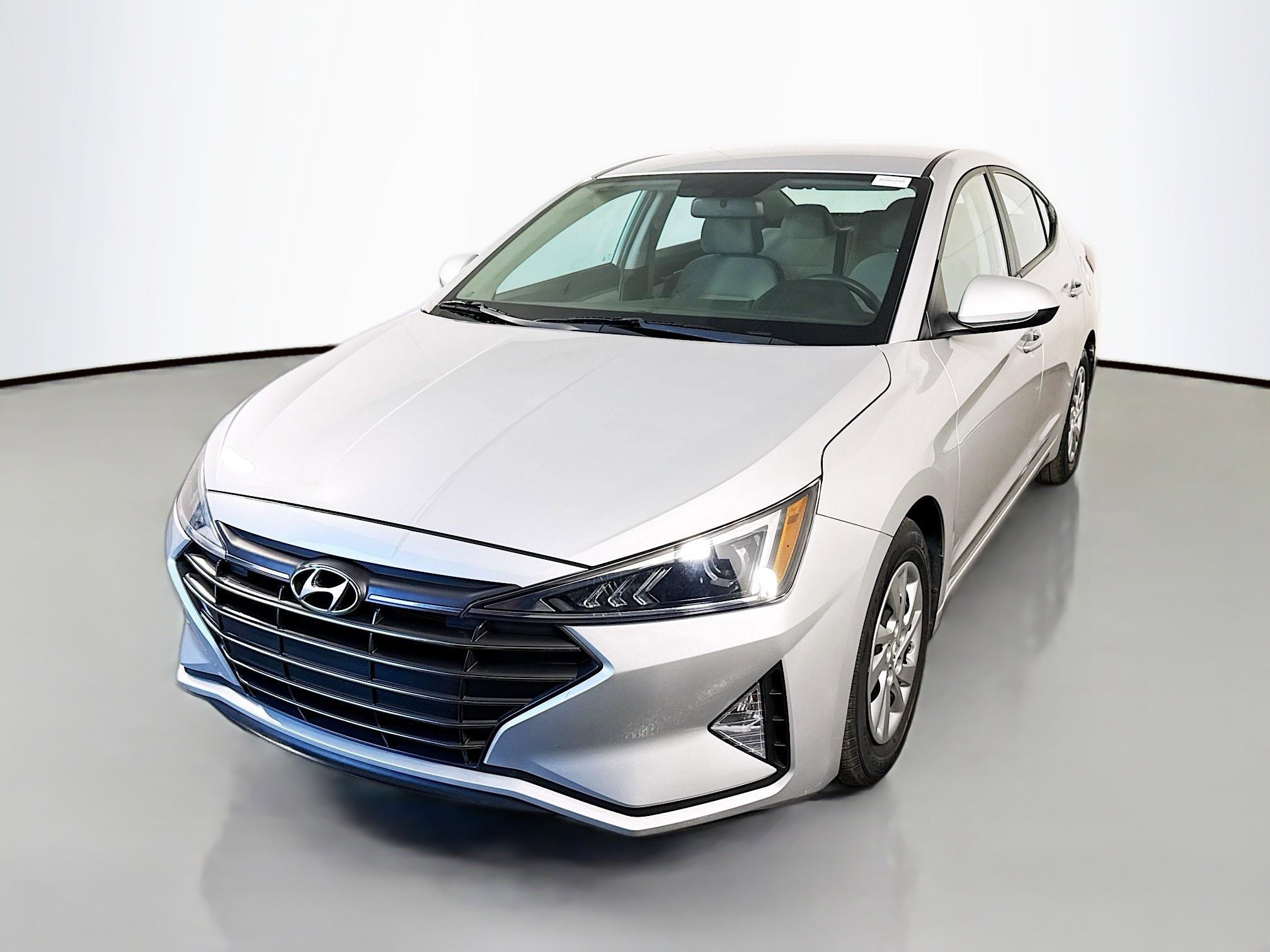 Used 2019 Hyundai Elantra SE image 4