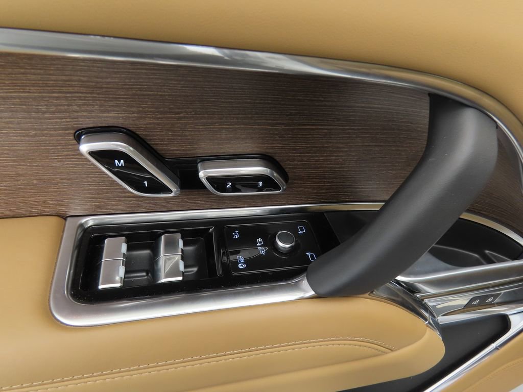 New 2025 Land Rover Range Rover SE image 23