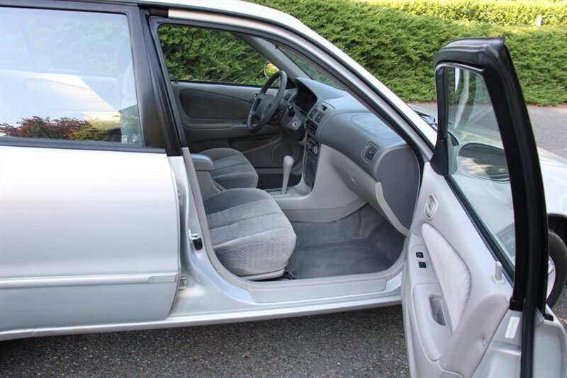 Used 2002 Toyota Corolla LE FWD image 13