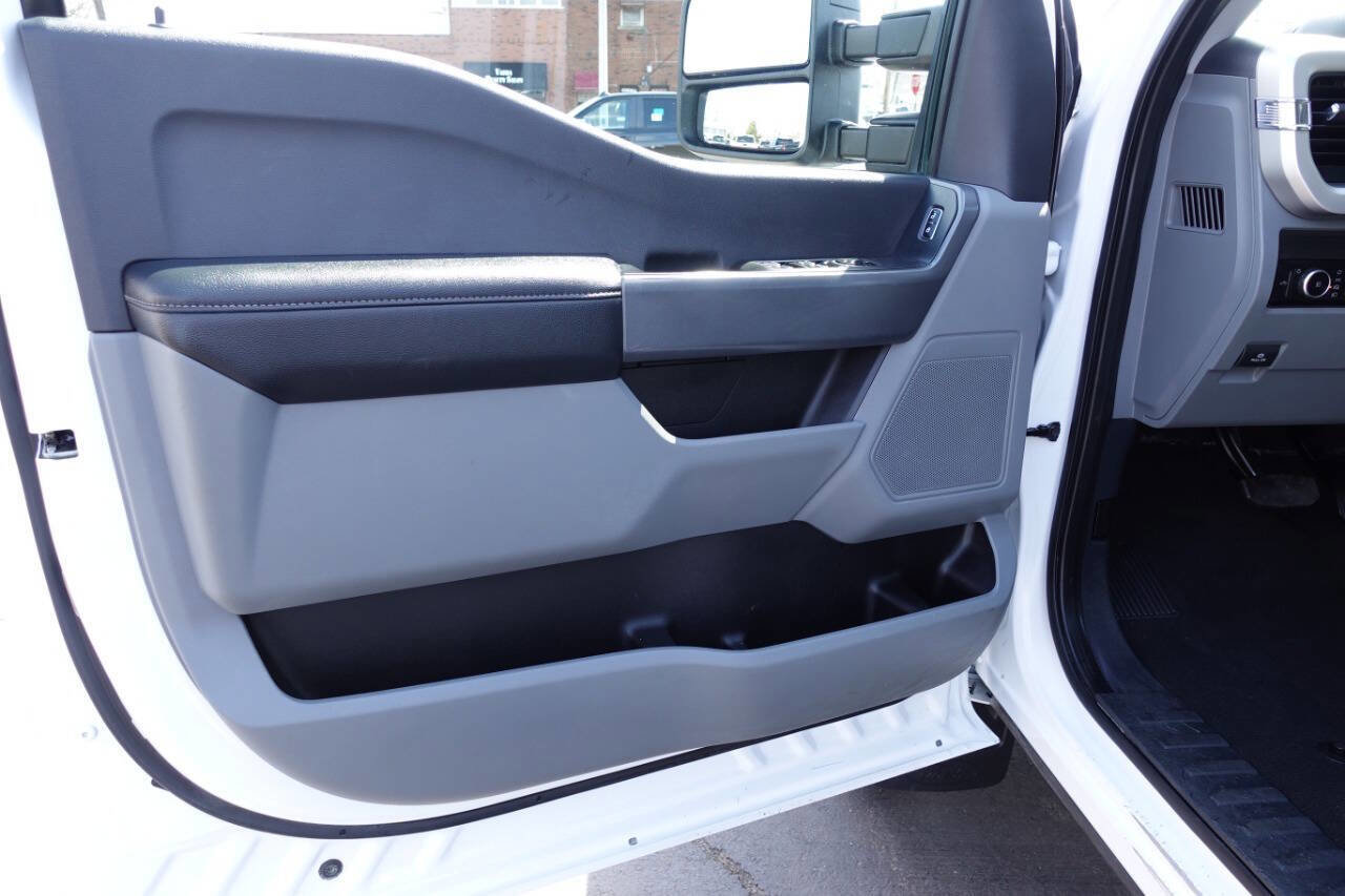 Used 2023 Ford F250 XLT w/ FX4 Off-Road Package image 16