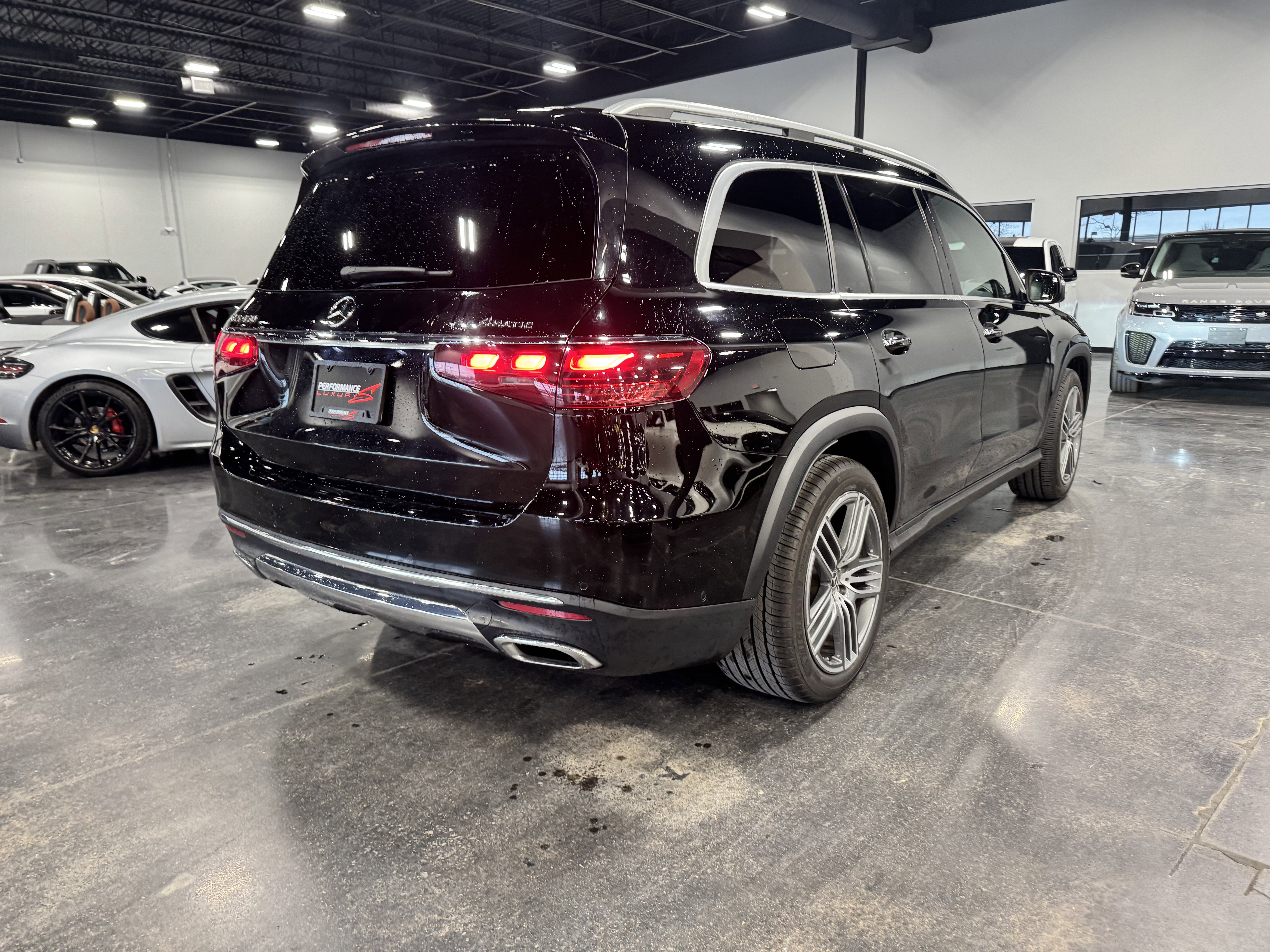 Used 2024 Mercedes-Benz GLS 450 4MATIC image 3