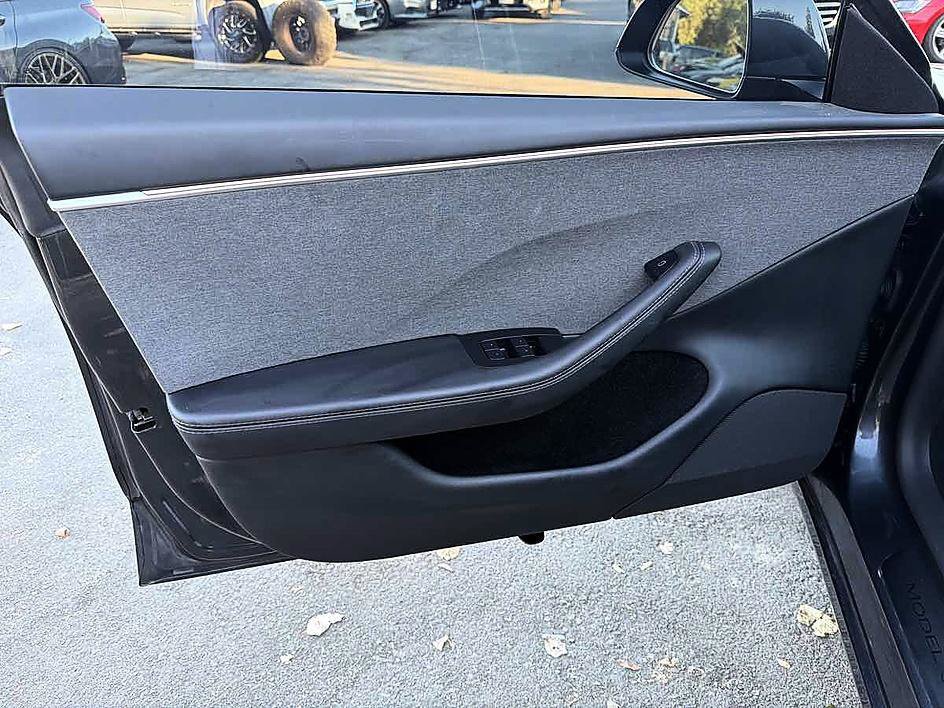 Used 2025 Tesla Model 3 Long Range RWD image 14