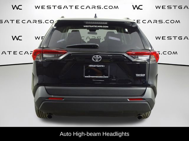 Used 2021 Toyota RAV4 LE FWD image 7