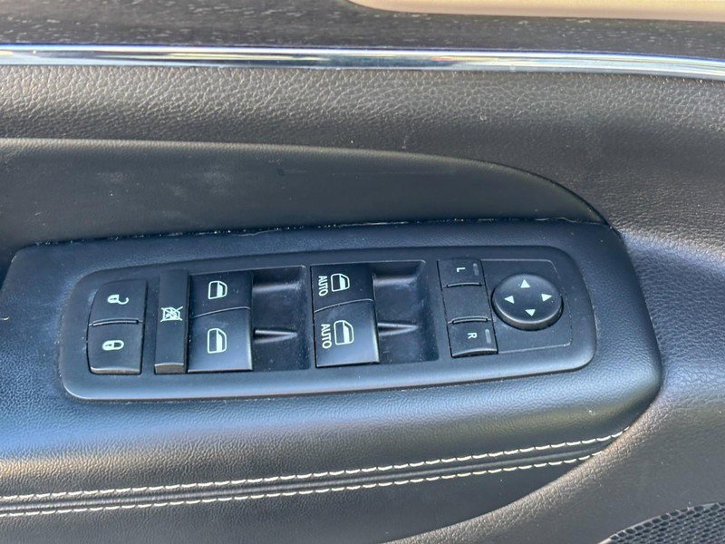 Used 2017 Jeep Grand Cherokee Limited w/ Luxury Group II image 16