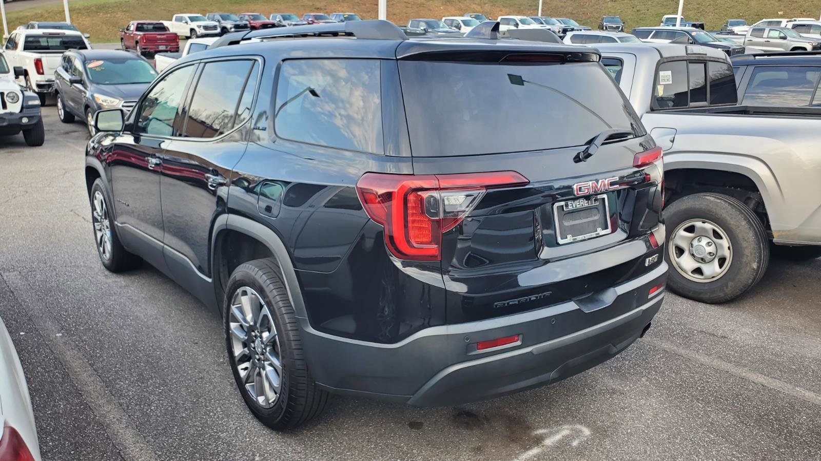Used 2021 GMC Acadia SLE w/ Elevation Edition image 9