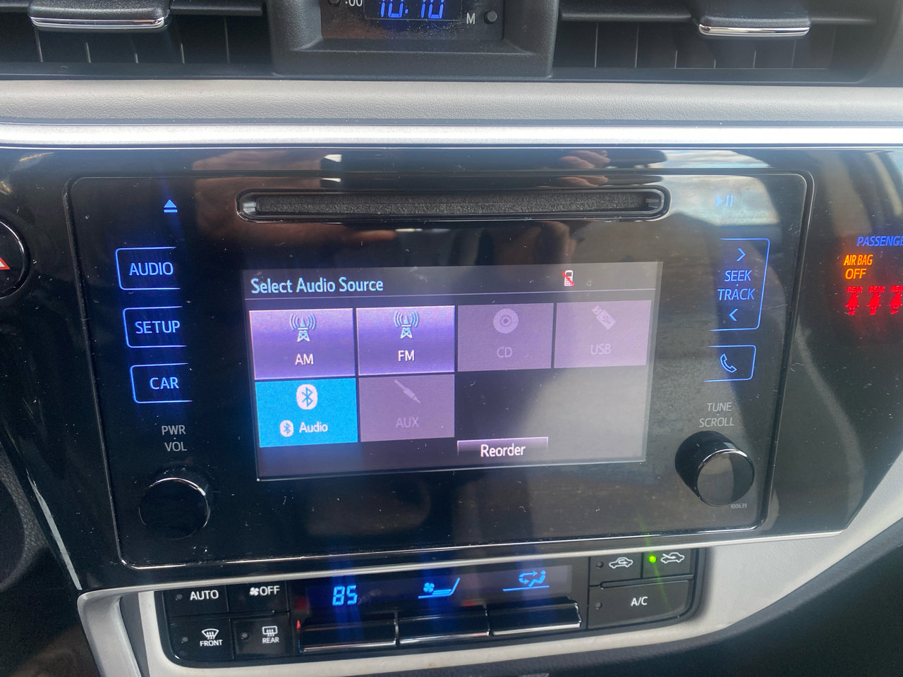 Used 2018 Toyota Corolla LE image 14