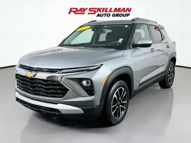 Used 2024 Chevrolet TrailBlazer LT AWD/4WD image 3