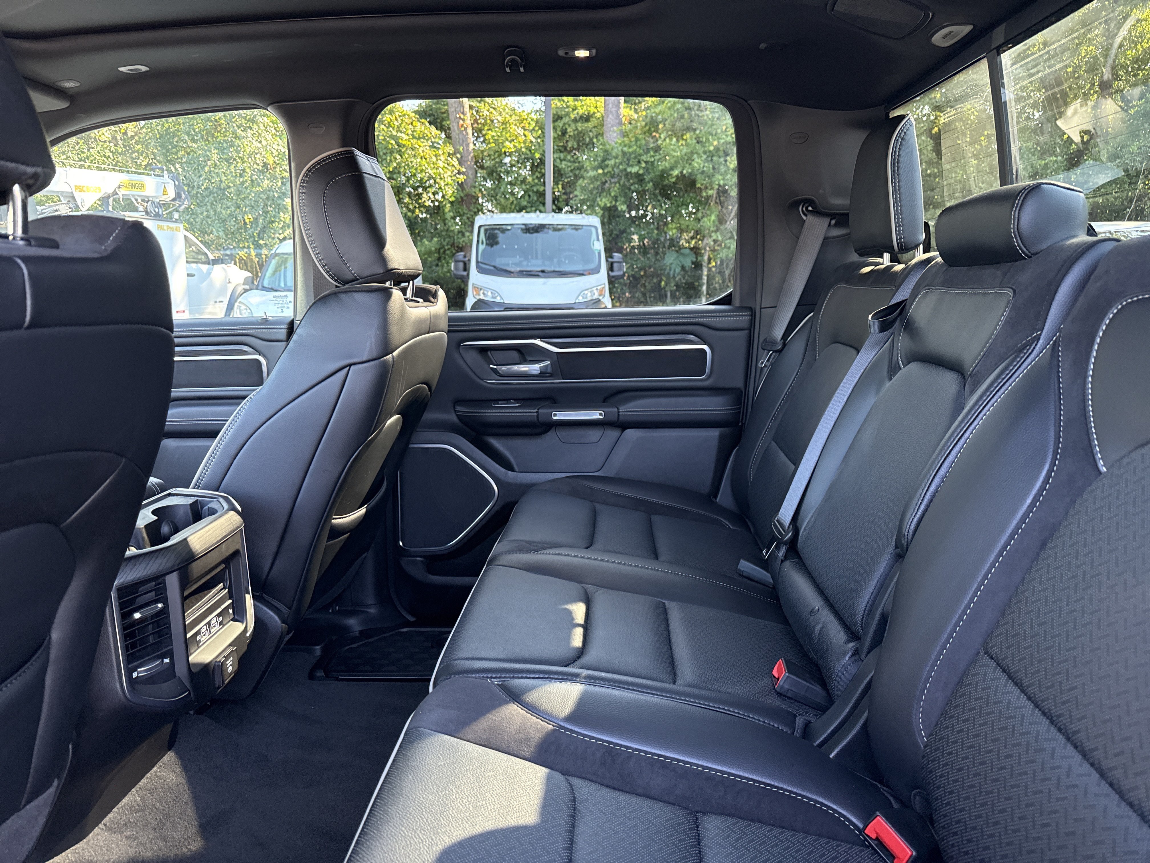 Used 2024 RAM 1500 Laramie AWD/4WD image 30