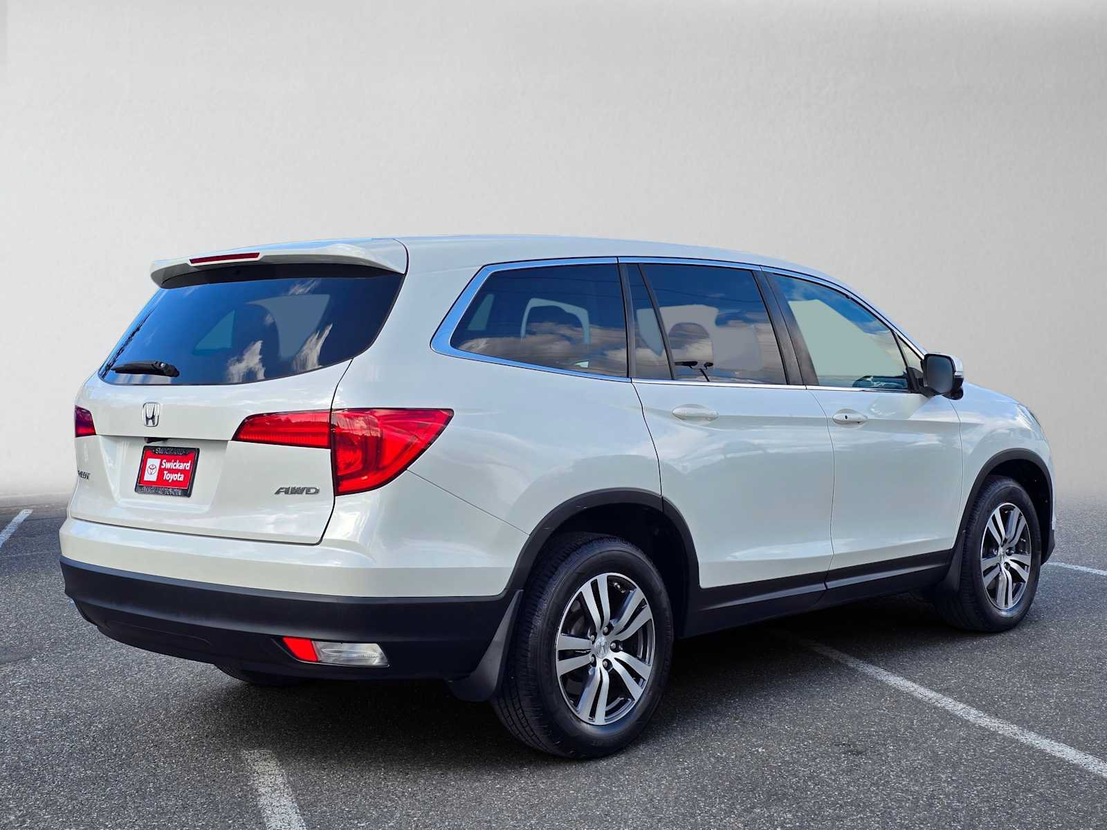 Used 2017 Honda Pilot EX-L image 3