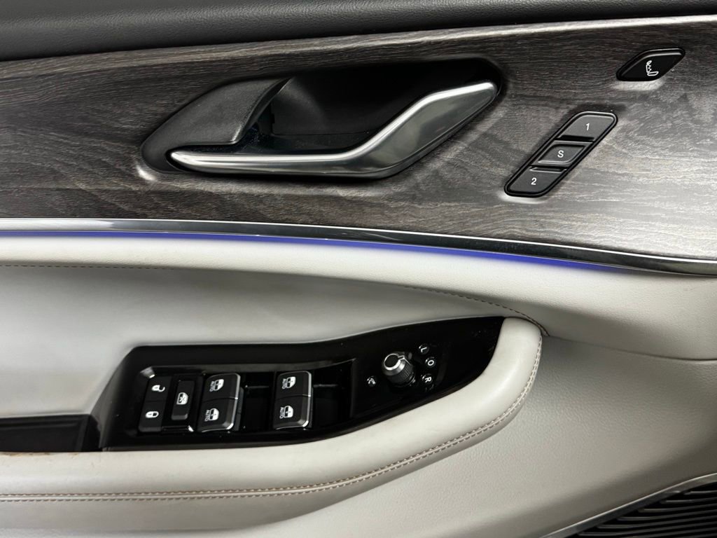 Certified 2022 Jeep Grand Cherokee L Overland w/ Luxury Tech Group IV image 14