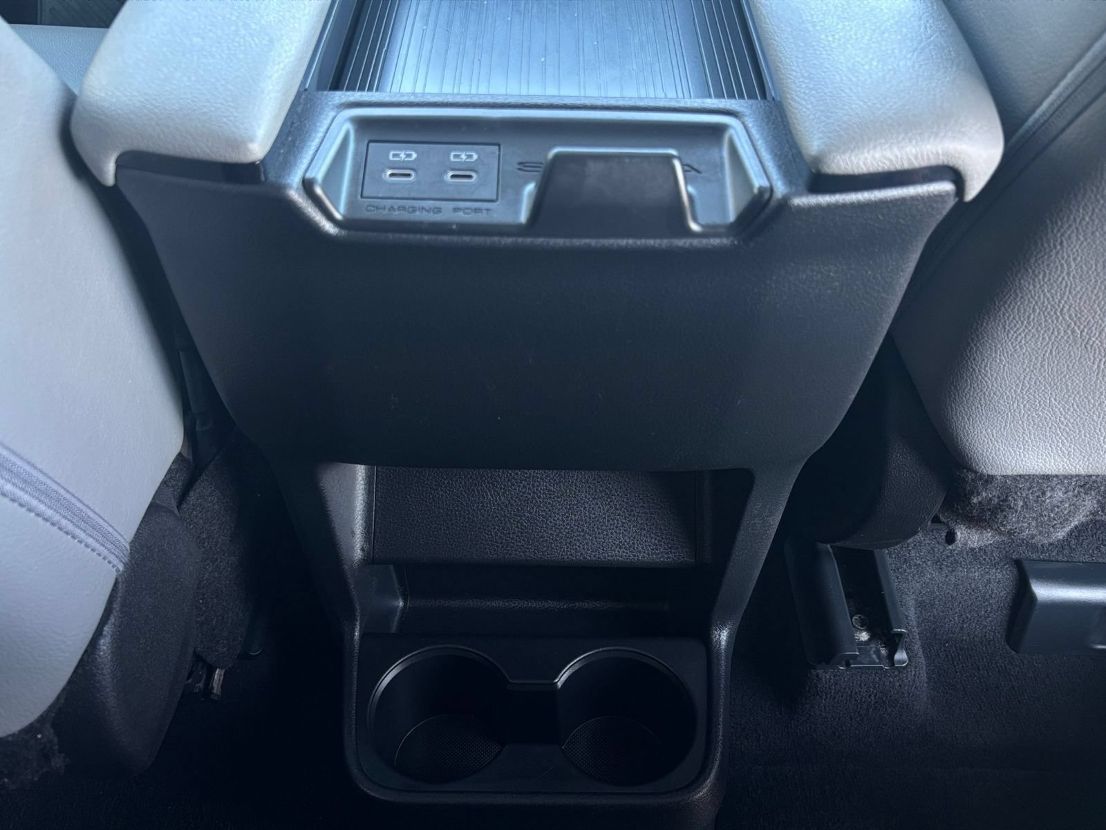 Used 2025 Toyota Sienna XLE FWD image 25