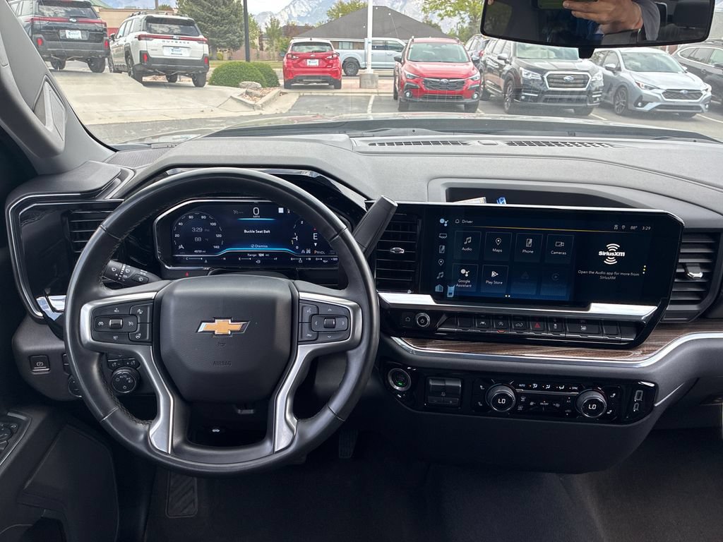 Used 2023 Chevrolet Silverado 1500 LT AWD/4WD image 15
