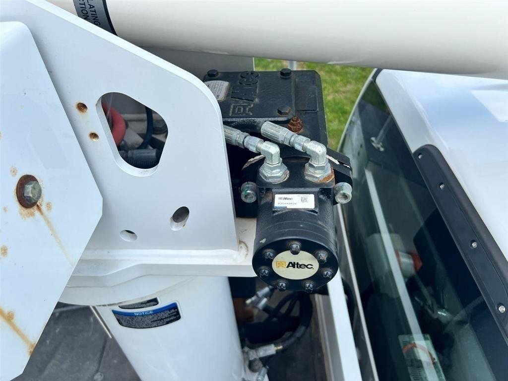 Used 2018 Ford F550 2WD Regular Cab Super Duty w/ Snow Plow Prep Package image 21