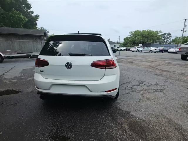 Used 2018 Volkswagen GTI SE w/ SE Leather Package FWD image 6