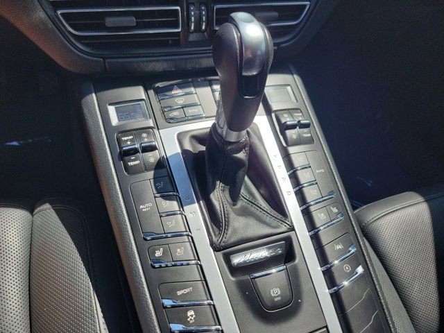 Used 2020 Porsche Macan image 25