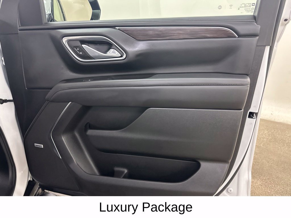 Used 2024 Chevrolet Tahoe Z71 w/ Luxury Package AWD/4WD image 21