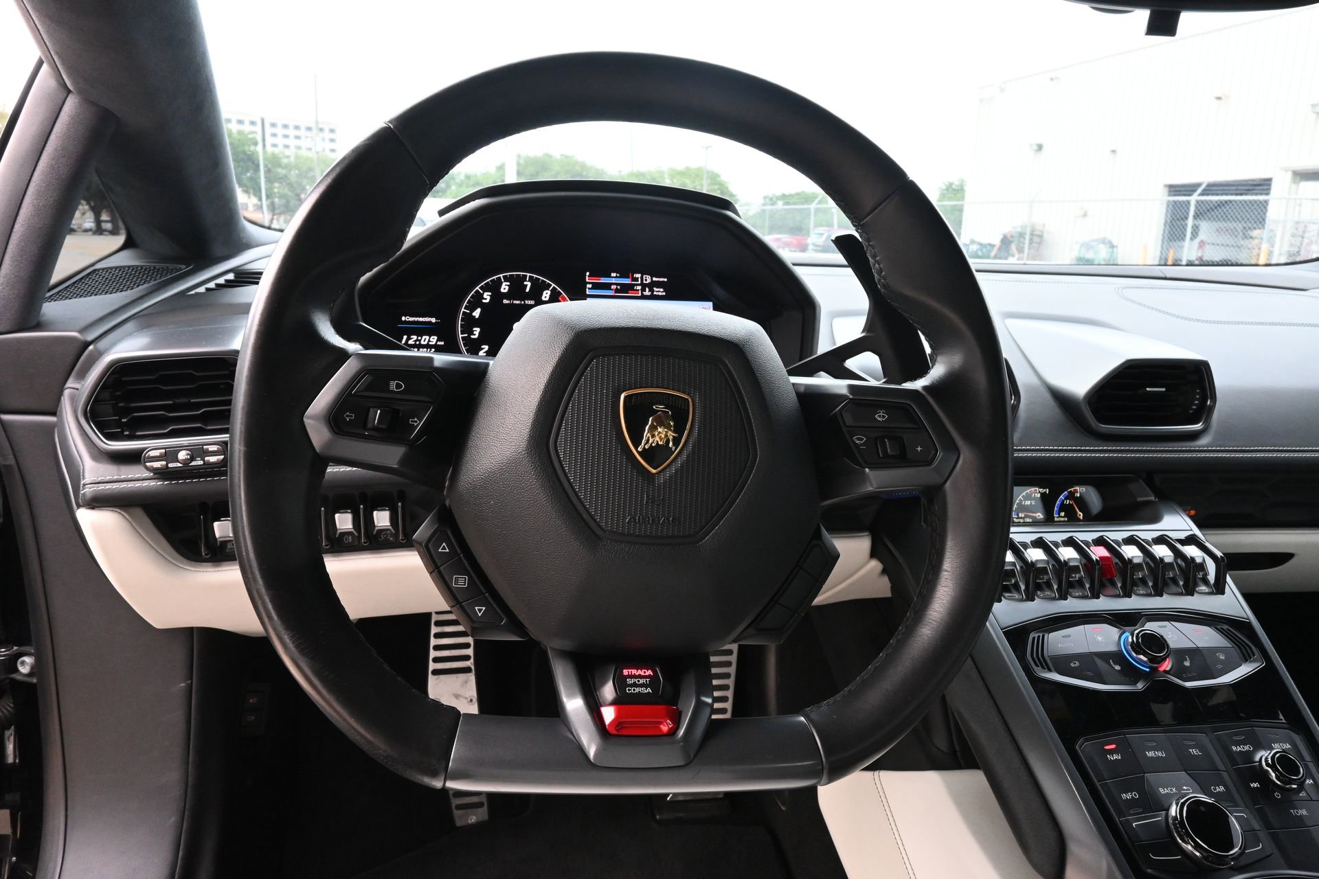 Used 2015 Lamborghini Huracan LP 610-4 AWD/4WD image 7