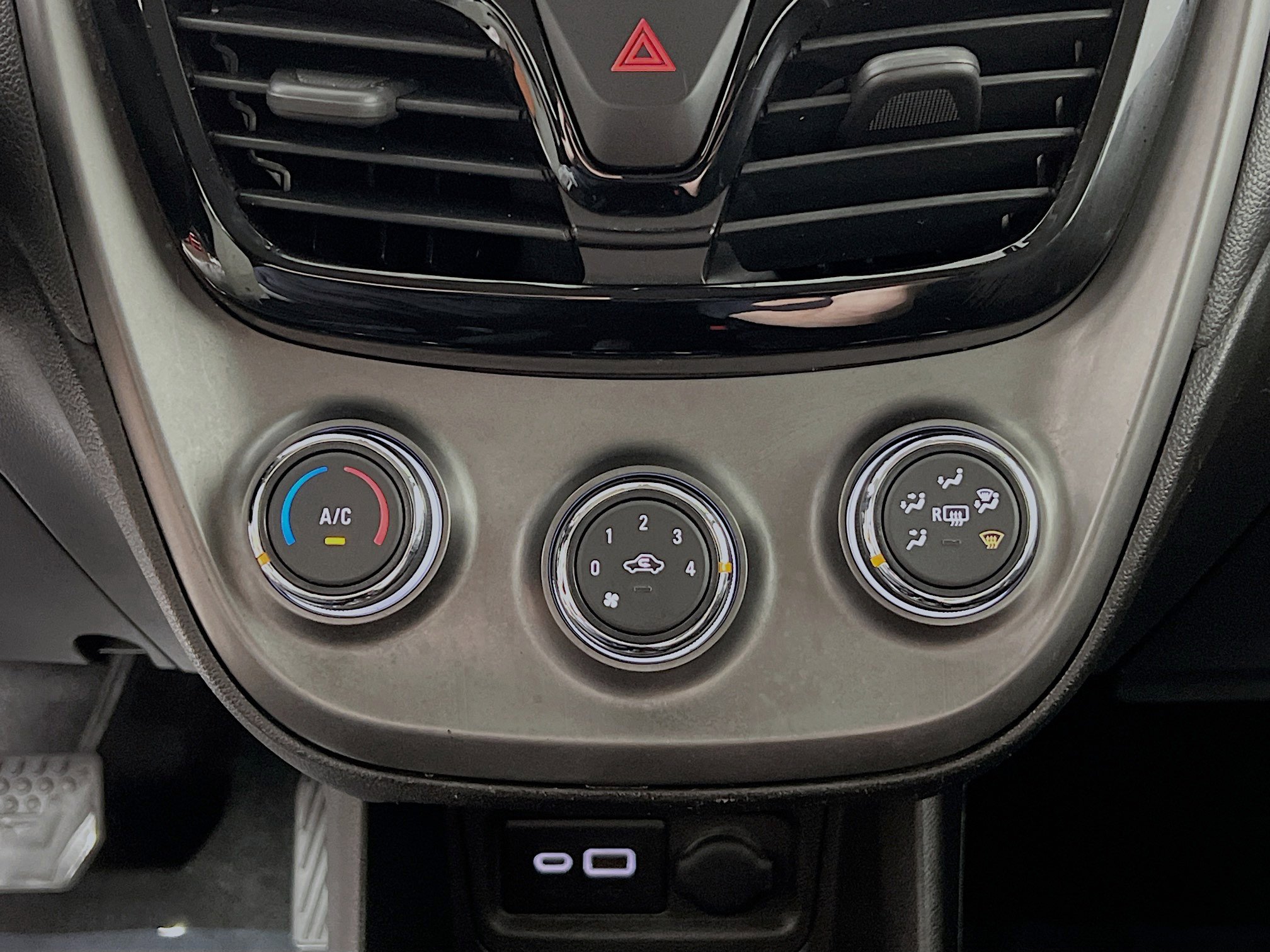 Used 2021 Chevrolet Spark LS image 26