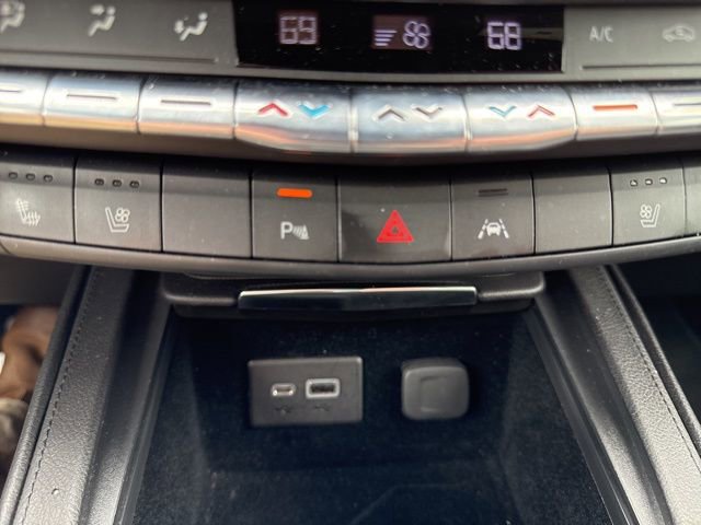 Used 2019 Cadillac XT4 Sport AWD/4WD image 46