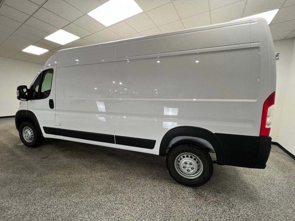 New 2025 RAM ProMaster 2500 w/ Convenience Group FWD image 17
