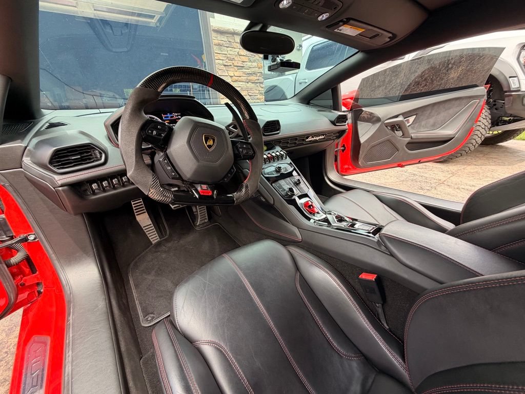Used 2017 Lamborghini Huracan LP 610-4 AWD/4WD image 31