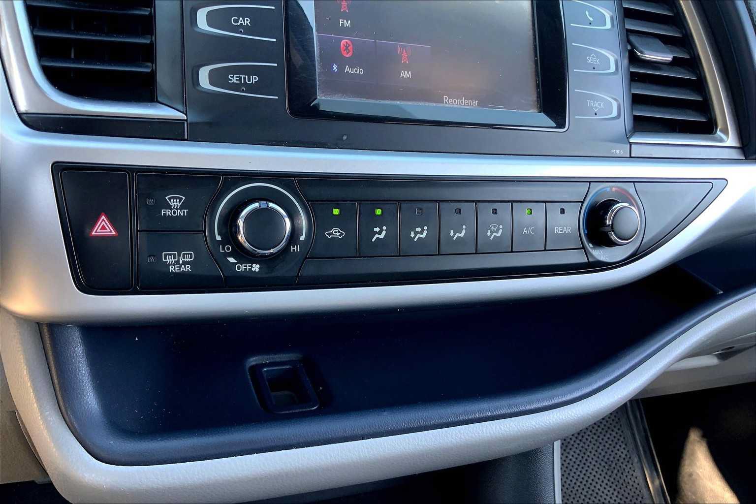 Used 2019 Toyota Highlander LE FWD image 31