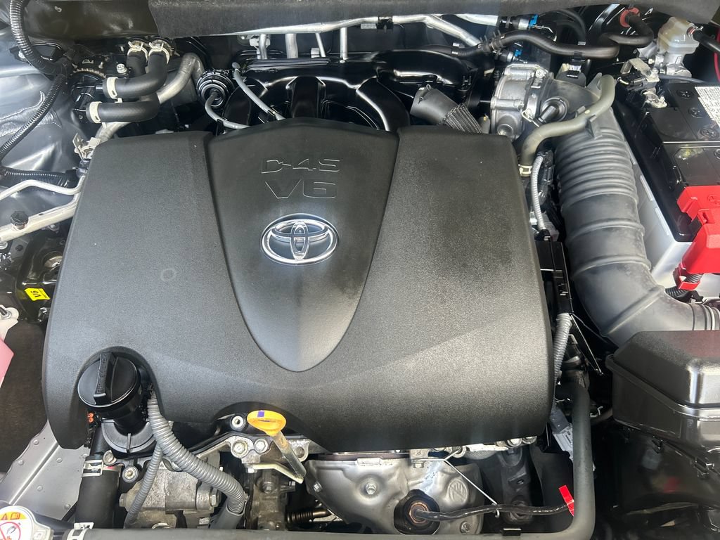 Used 2022 Toyota Highlander XLE AWD/4WD image 23