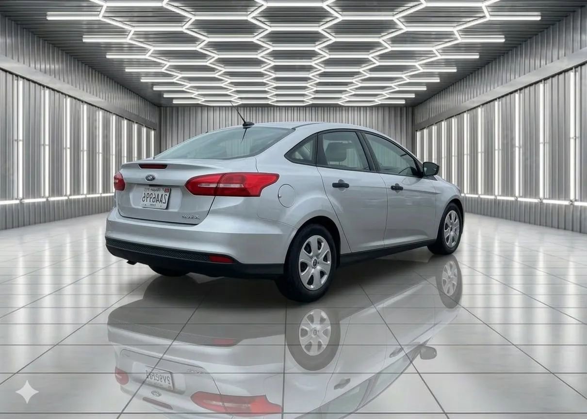 Used 2018 Ford Focus S FWD image 4
