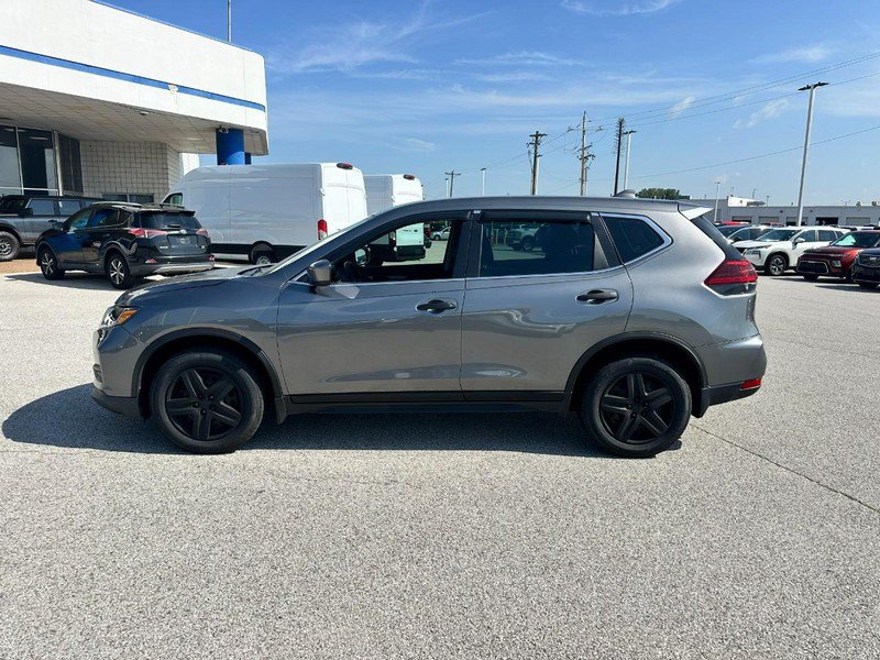 Used 2020 Nissan Rogue S FWD image 2