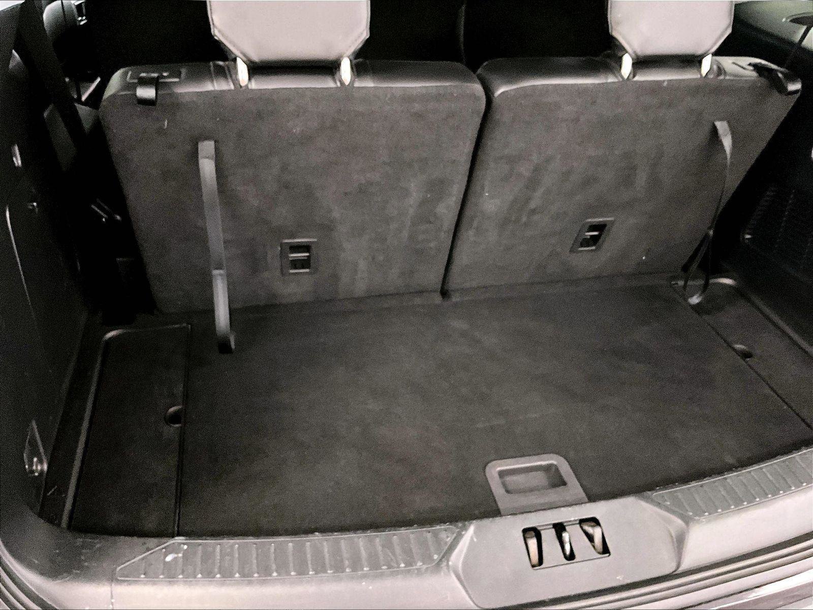 Used 2022 Ford Explorer XLT w/ Equipment Group 202A image 34