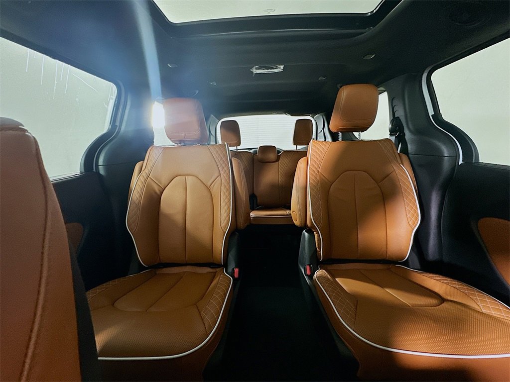 New 2026 Chrysler Pacifica Pinnacle image 10