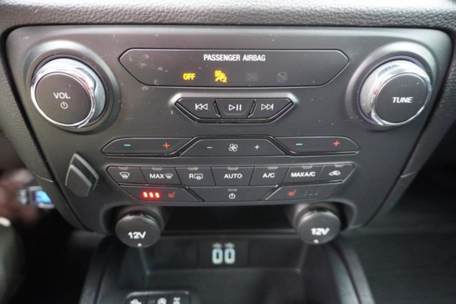 Used 2023 Ford Ranger Lariat w/ Tremor Off-Road Package image 32