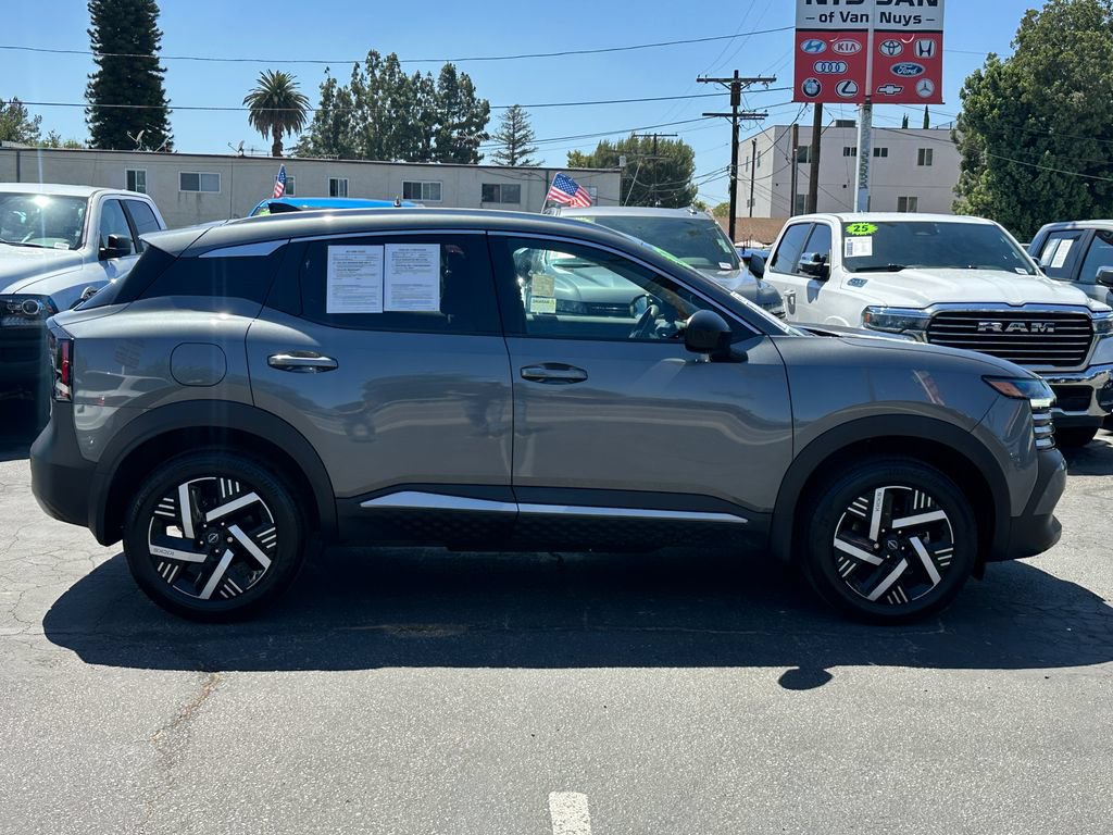 Used 2026 Nissan Kicks SV FWD image 9